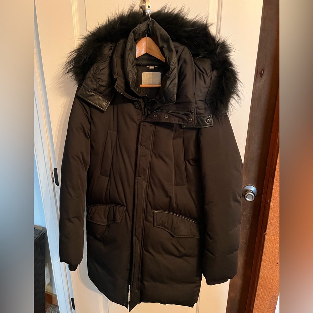 Mens black winter jacket.  Size small. Excellent condition.